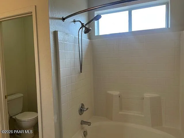 541 N Mercado St — Photo 11