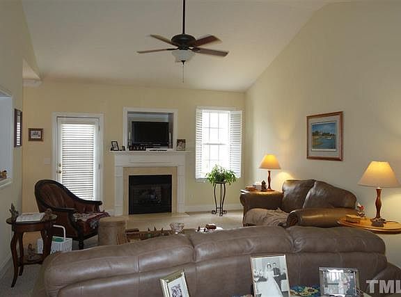 3rd image of 85 Waterfall Rd