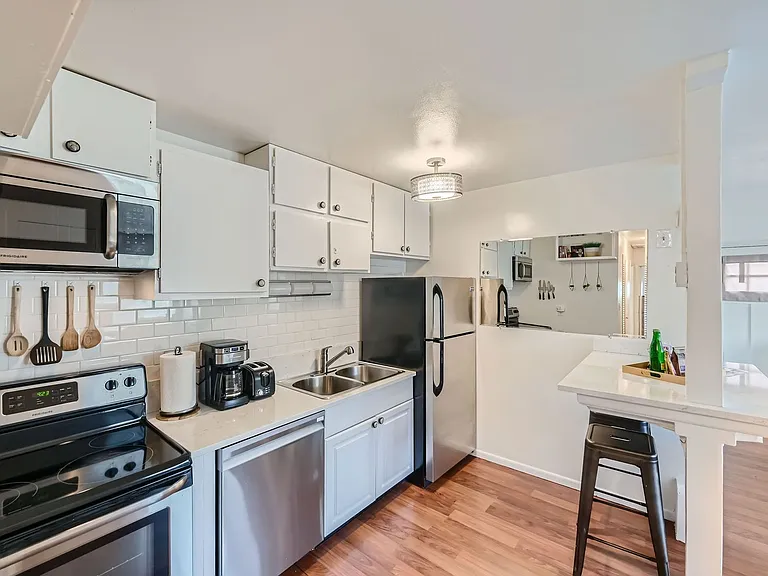 3335 Talisman Ct #D — Photo 2