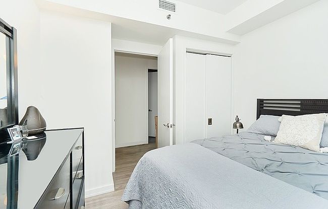 2nd image of 7 Dutch St #9B