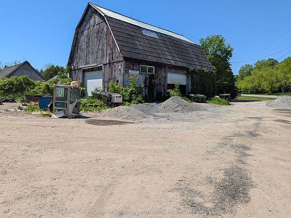 2nd image of 3227 County Road 32 Rd