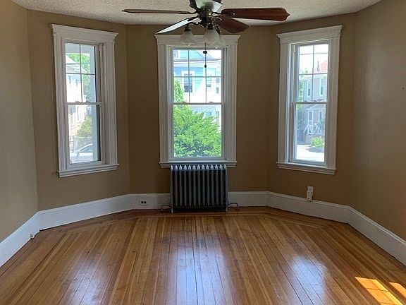 4th image of 17 Dunlap St #1