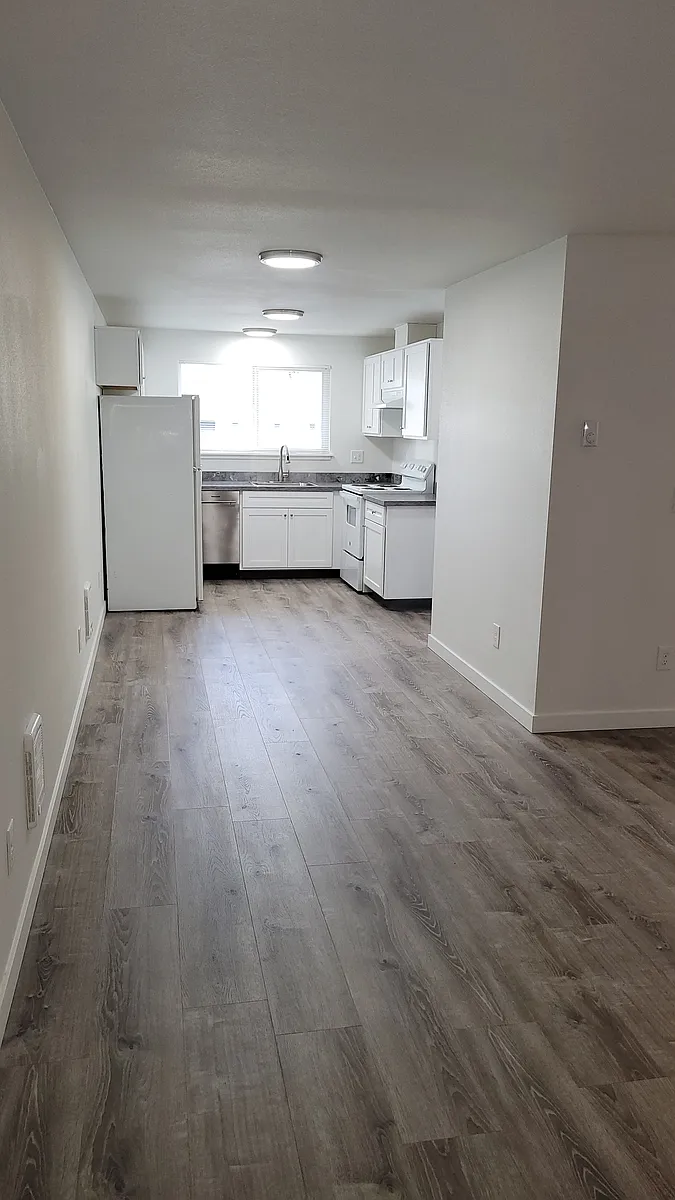 Building Photo - 21800 SE Alder Dr #3