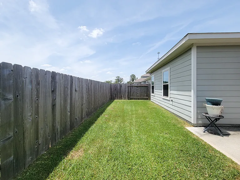 25395 Northpark Lake Dr — Photo 35