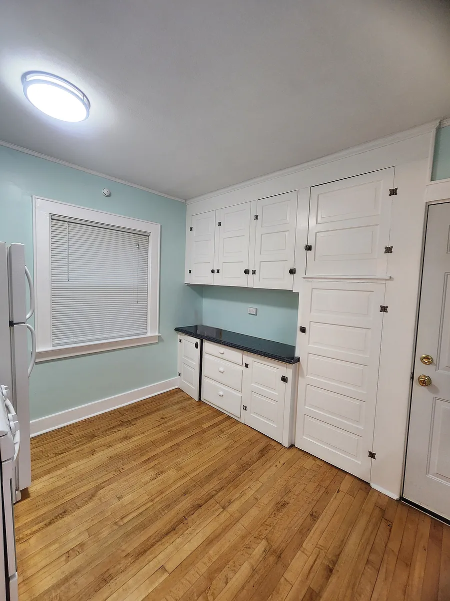 Building Photo - 117 Arlington Ave #117