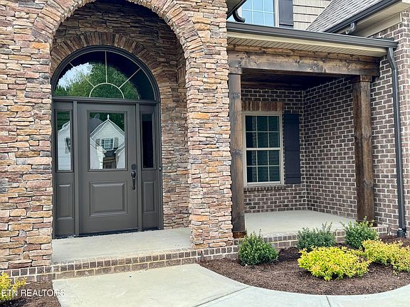 3rd image of 12046 Avery Woods Ln