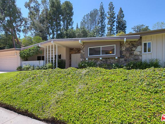 3rd image of 18645 Pasadero Dr