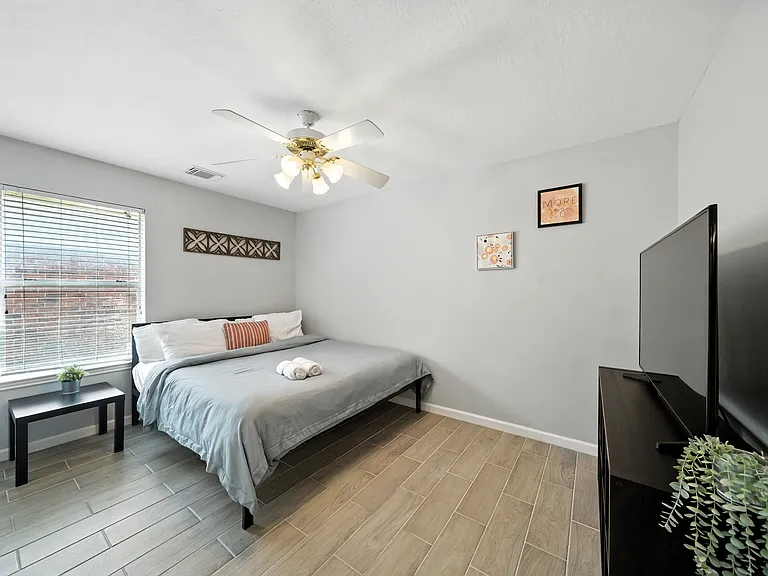 7022 Meadow Hawk Ct — Photo 12
