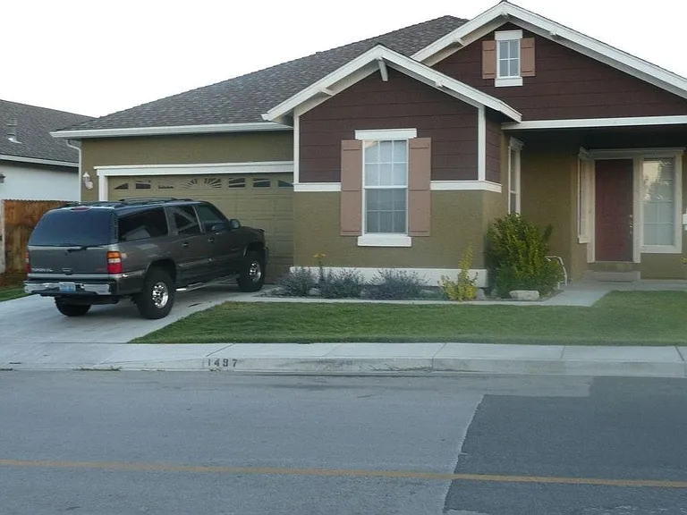 1497 Wessex Cir — Photo 2