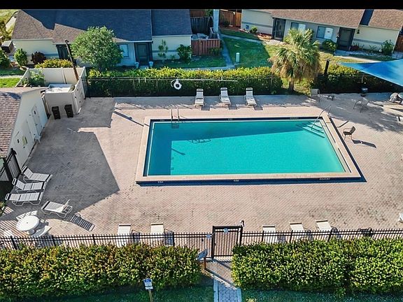 2nd image of 5228 Cedarbend Dr APT 4