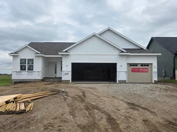 8806 Zeppelin Ave NE, Cedar Rapids, IA 52402