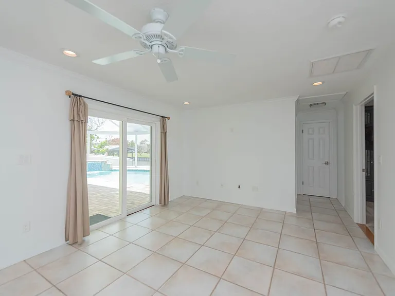 444 Finch Dr — Photo 76