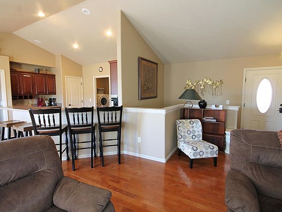 5th image of 2591 Belair Dr