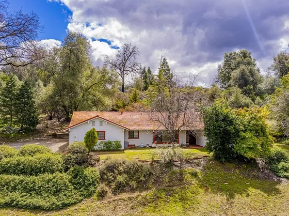 39553 Westview Dr, Oakhurst, CA 93644