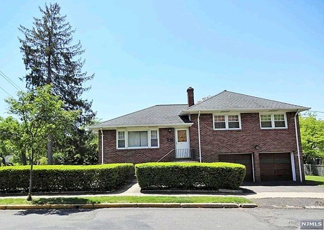 1st image of 140 Broad Ave
