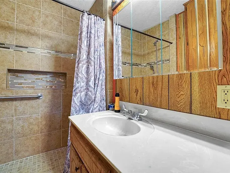 917 SW 5th St — Photo 15