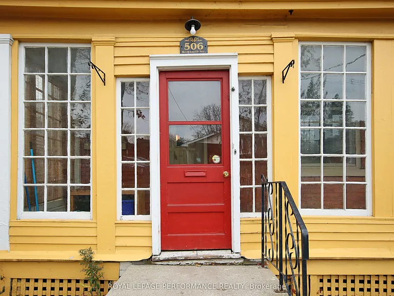 506 Wentworth Ave — Photo 2