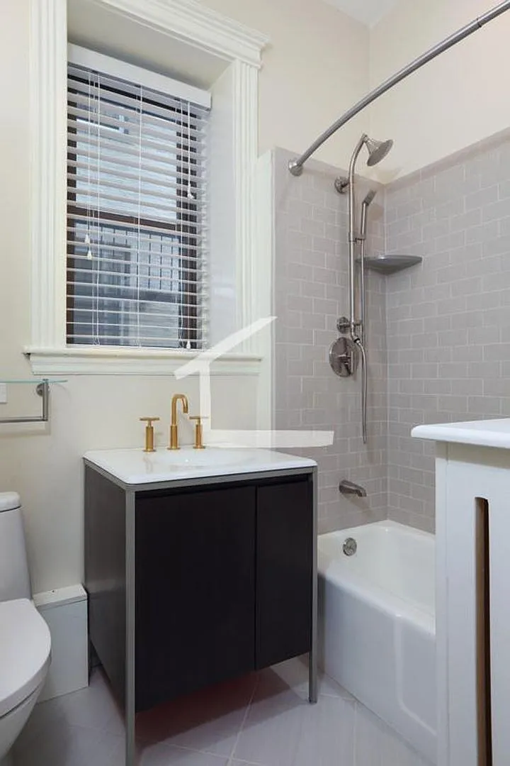 Nice 2 bed near Berklee — Photo 3