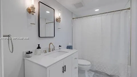 1750 N Bayshore Dr #1712 — Photo 5