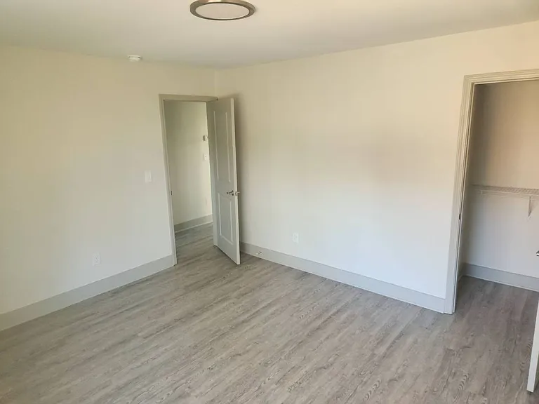 Emory Woods Apartments — Photo 5