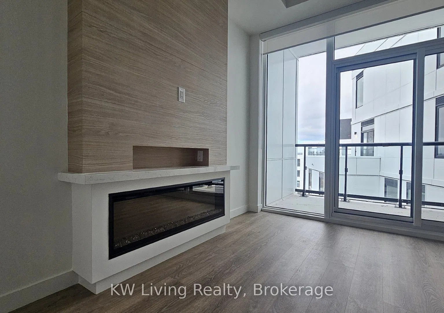 Queen & Ashbridge Condos — Photo 4