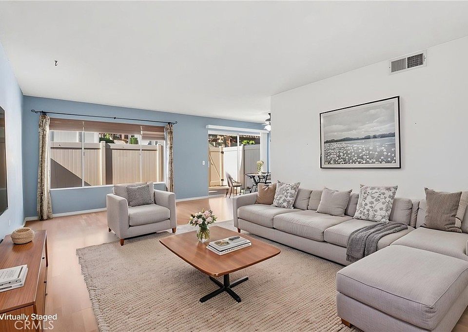 1st image of 2112 Hawthorne Ct