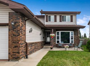 36 W Millside Way SW, Calgary, AB T2Y2P7