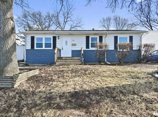 1760 Fairmont Dr, Springfield, IL 62702