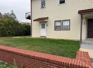 1102 E Old Cumberland St APT 3, Lebanon, PA 17042