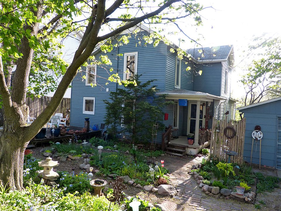 1st image of 927 Dewey St