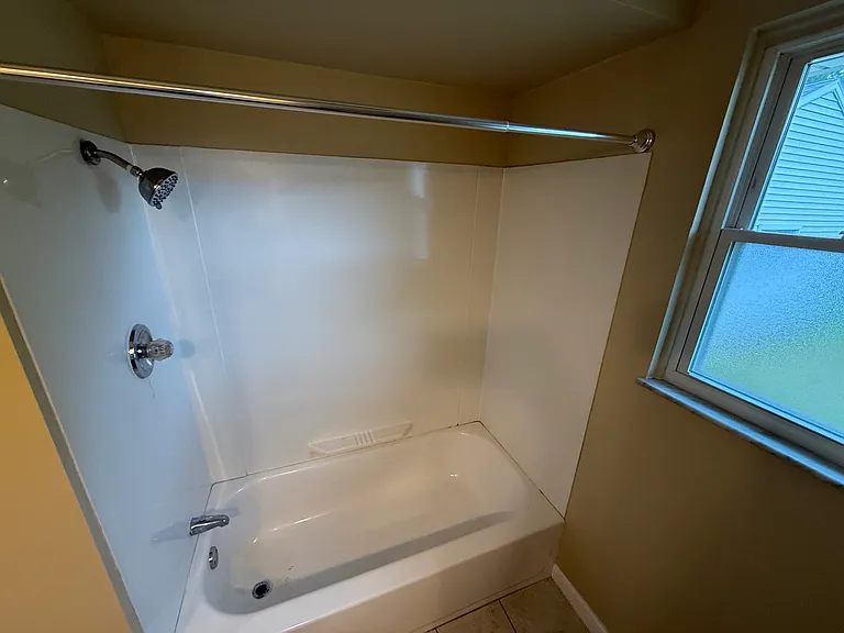 5046 Winona Dr — Photo 14