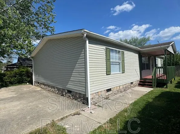 1005 Moore St, Athens, TN 37303