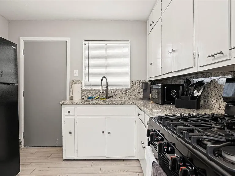 10339 Joaquin Dr — Photo 2