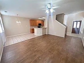 3 bed, 2.5 bath, 1726 sqft, $1,900 — Photo 2