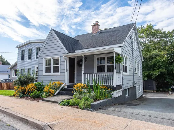 15 Hester St, Dartmouth, NS B3A 1K3
