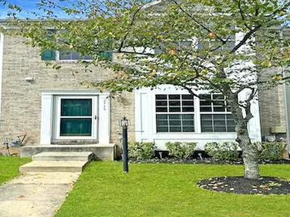 2718 Zeek Ln, Lanham, MD 20706