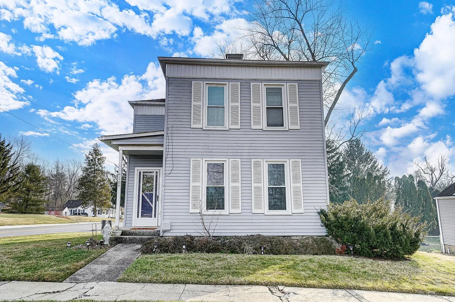 104 N Vernon St photo 1
