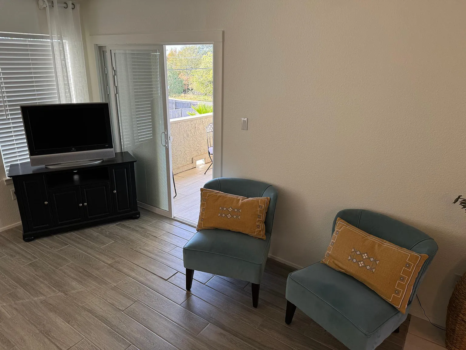 604 Highcrest Dr — Photo 4