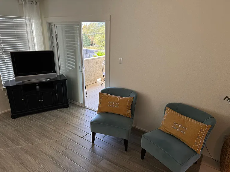 604 Highcrest Dr #224 — Photo 4