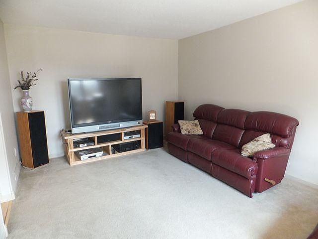 2nd image of 6903 Greentree Ln
