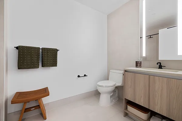 Bathroom, photo 1