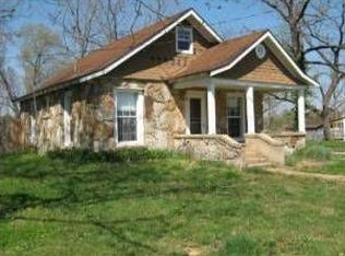 704 E 3rd St, Mountain View, MO 65548