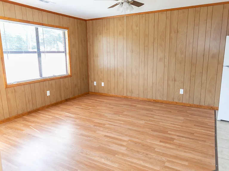 1611A Long Shoals Rd #1 — Photo 3