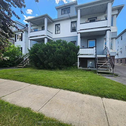 909 2nd St E Photo 1