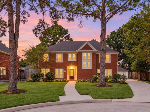 7407 Knoll Cliff Ct, Houston, TX 77095