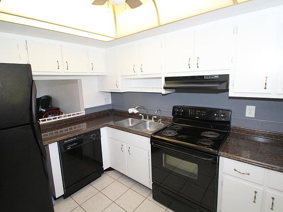 3rd image of 3150 N Harbor City Blvd APT 124