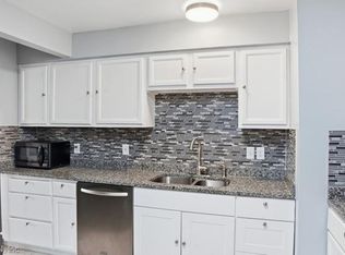 818 Thames Dr, Hampton, VA 23666