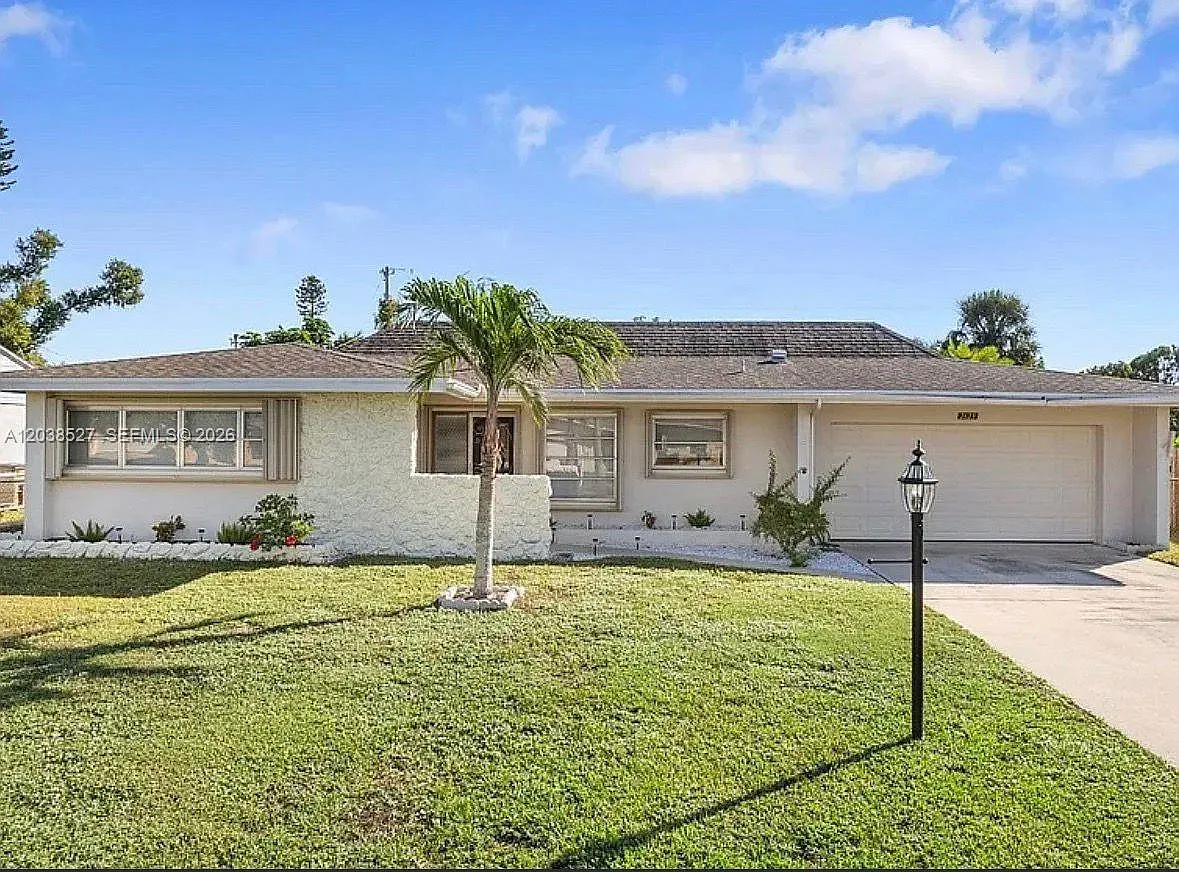 3 bed, 2.0 bath, $2,200 — Photo 1