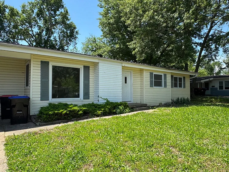804 E Clark St — Photo 1