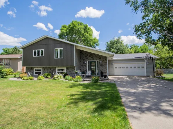 1908 23rd St S, Fargo, ND 58103